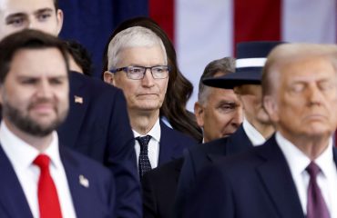 Apple anuncia mega inversión en EE UU en medio de tensiones comerciales entre Trump, México y China