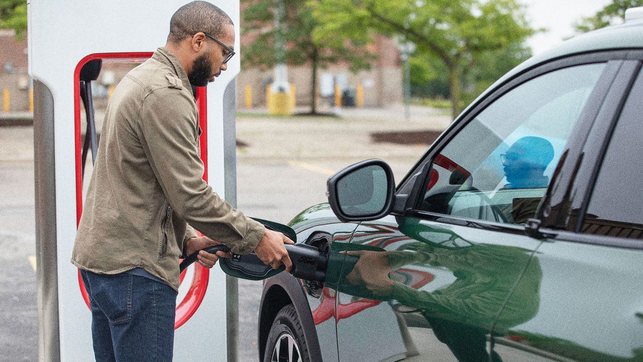 Ford apuesta por los vehículos eléctricos con el apoyo de Tesla