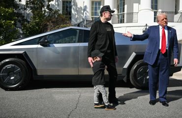 Tesla ve caer un 71% sus ganancias trimestrales y Musk da un paso atrás del DOGE