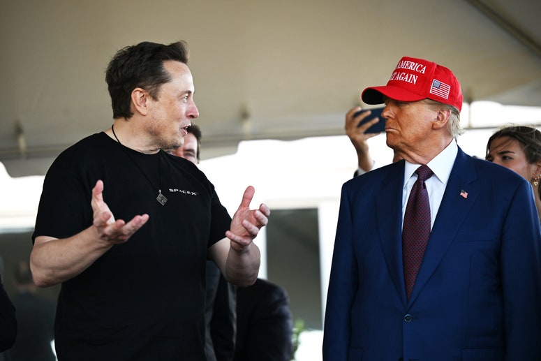 Trump lanza su propio servicio de telefonía móvil y el primer smartphone con su marca