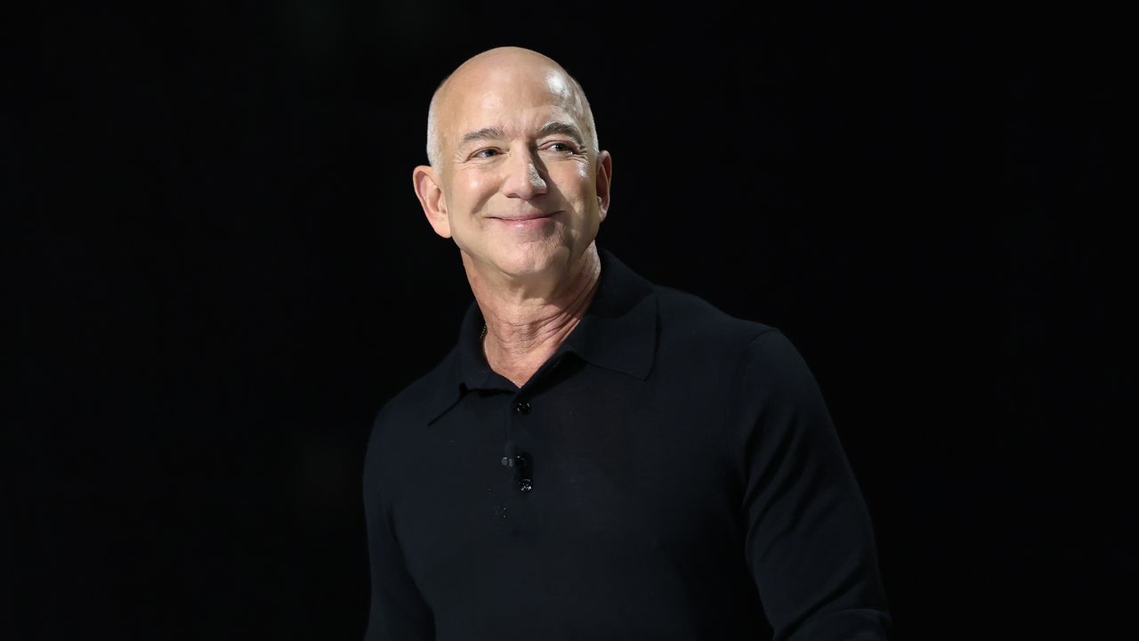 La nueva empresa de Jeff Bezos adquiere una startup de agentes de IA autónomos