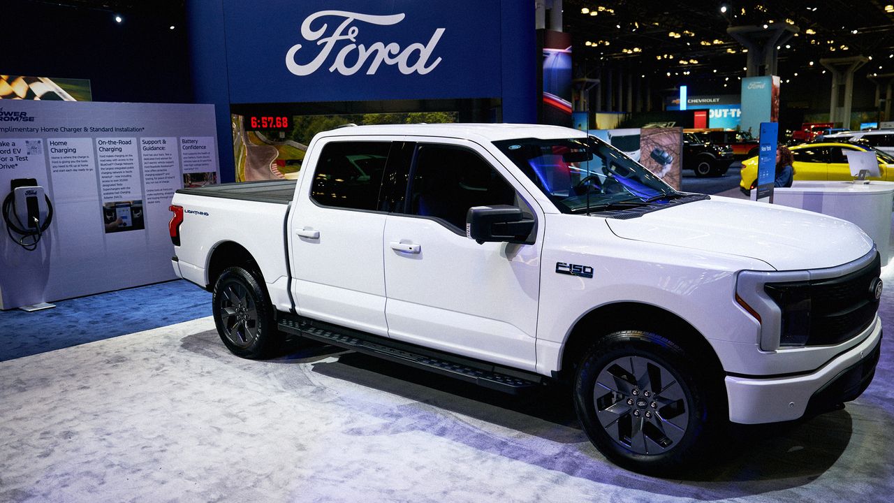 Ford abandona los autos totalmente eléctricos y apuesta todo a los híbridos