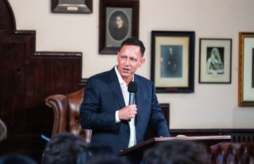 Los archivos Epstein revelan la extraña dieta de Peter Thiel, el millonario que quiere ser inmortal