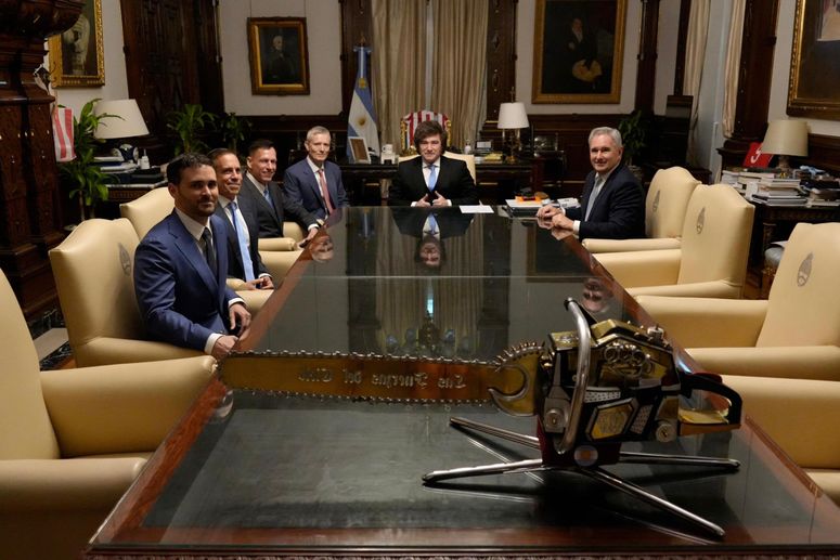 Milei apuesta por una IA sin regulación para atraer inversiones millonarias a Argentina